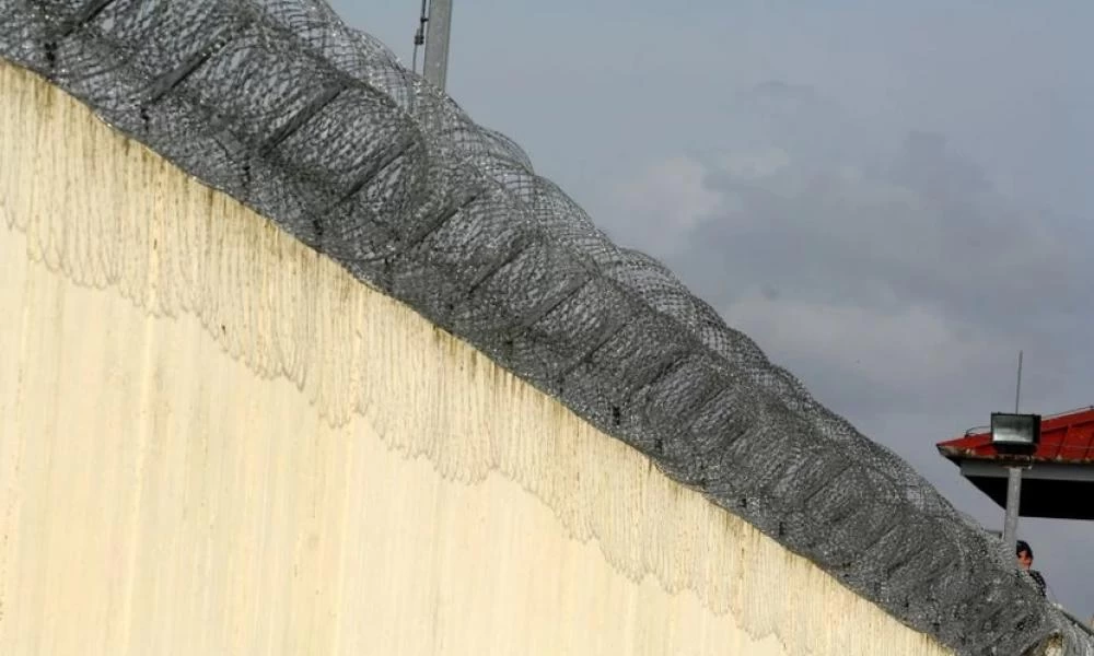 Οικονόμου: 4.152 οι εμβολιασμένοι στις φυλακές